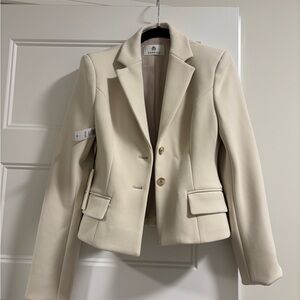 Aritzia Babaton Women's Cream Blazer